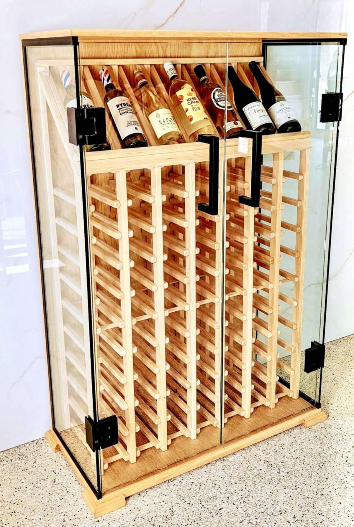 Cellier pour 77 bouteilles