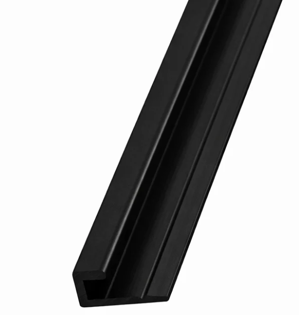 Moulure de finition pour panneau PVC 4 mm – Noire